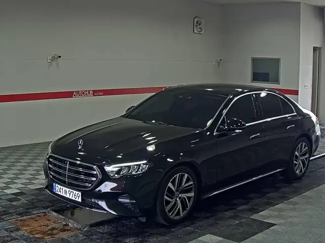 MERCEDES-BENZ E220D 4MATIC EXCLUSIVE 2024