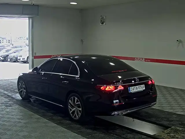 MERCEDES-BENZ E220D 4MATIC EXCLUSIVE 2024
