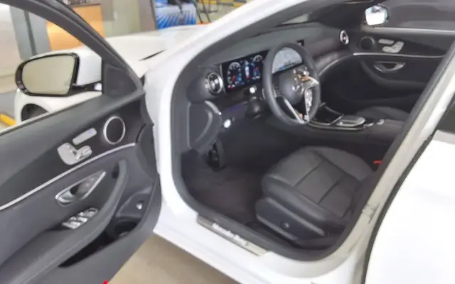 MERCEDES-BENZ E250 AVANTGARD 2023