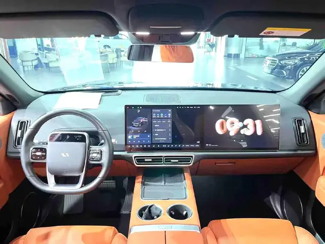 LI AUTO L6 PRO 2024