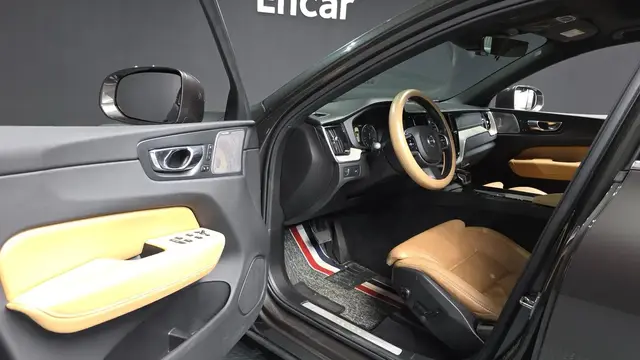 VOLVO XC-60 GEN D5 МАКСИМАЛЬНАЯ АКУСТИКА BOWERS&WILKINS КАМЕРЫ 360 ПРОЕКЦИЯ НА ЛОБОВОЕ СТЕКЛО ПАНОРАМА ПОДОГРЕВ ВСЕХ СИ 2018