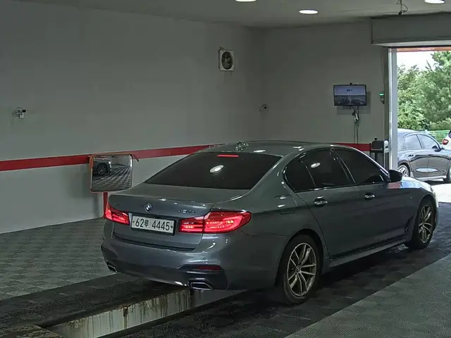 BMW 5 SERIES 2017