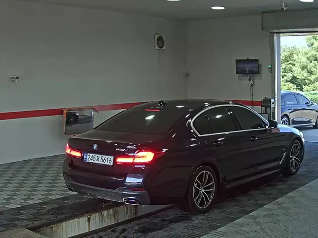 BMW 5 SERIES 2021