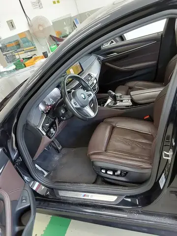 BMW 5 SERIES 2021