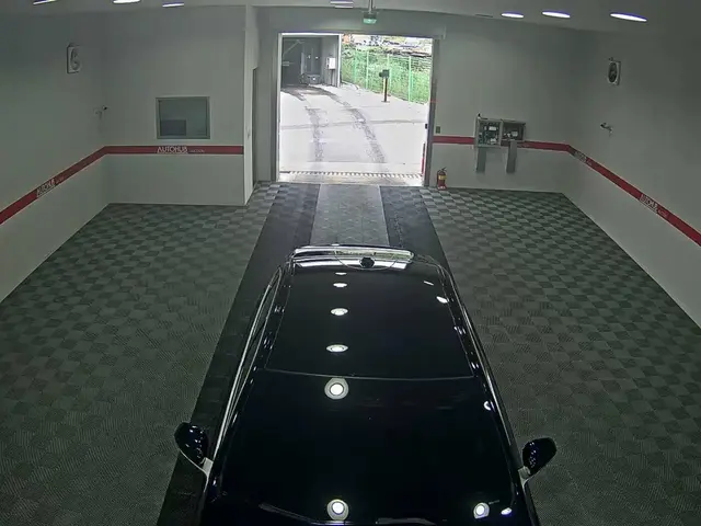 BMW 5- 2024
