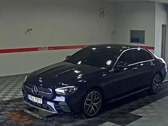 MERCEDES-BENZ E- 2021