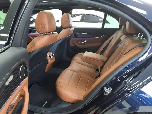 MERCEDES-BENZ E- 2021