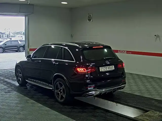 MERCEDES-BENZ GLC- 2022