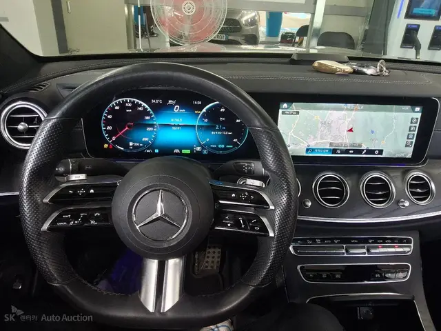 MERCEDES-BENZ E220D 4MATIC AMG 2022