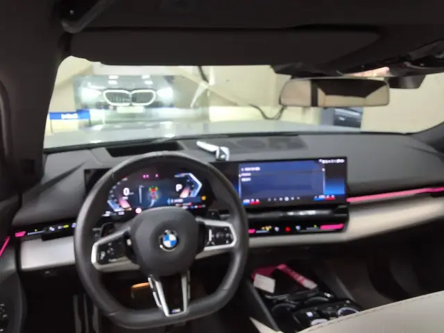 BMW 5- 2024