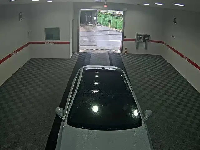 BMW 5- 2024