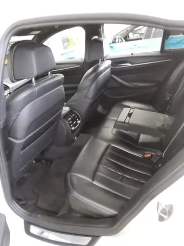 BMW 5- 2017