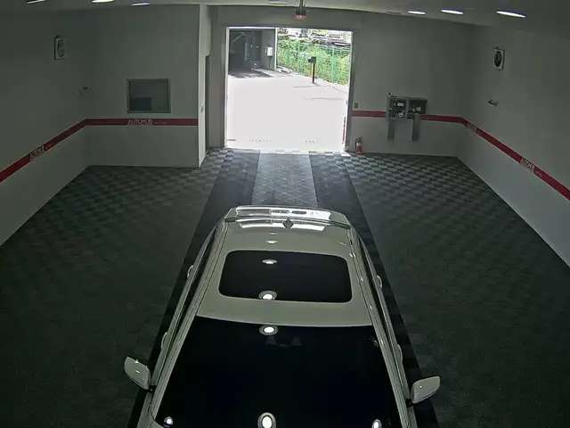 BMW 5- 2017