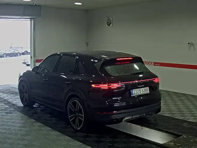 PORSCHE CAYENNE 2021