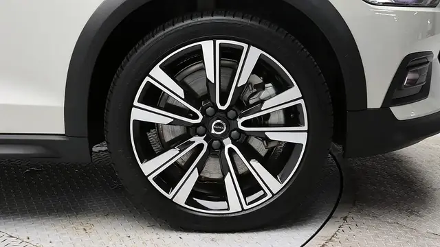 VOLVO V60 CROSS COUNTRY B5 2022