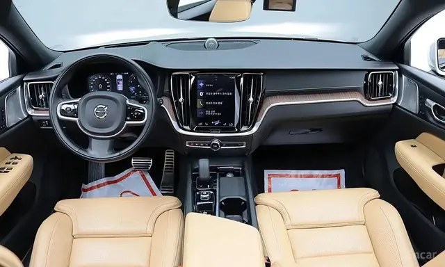 VOLVO V60 CROSS COUNTRY B5 2022
