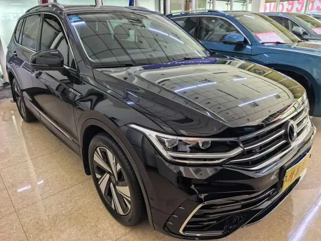 VOLKSWAGEN TIGUAN L PREMIUM 2023