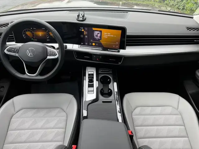 VOLKSWAGEN TAVENDOR ПАНОРАМНАЯ КРЫША ЦИФРОВАЯ ПРИБОРНАЯ ПАНЕЛЬ АДАПТИВНЫЙ КРУИЗ ЭЛЕКТРОПРИВОД БАГАЖНИКА И МНОГИЕ ДРУГИЕ 2023