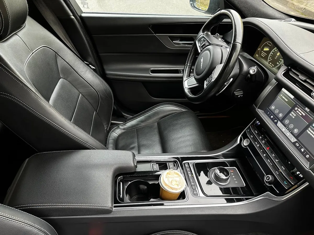 JAGUAR XF X260 2019