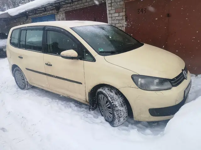 VOLKSWAGEN TURAN 2015