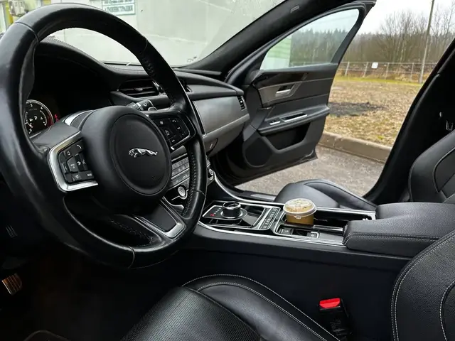 JAGUAR XF X260 2019