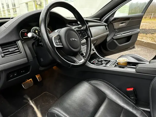 JAGUAR XF X260 2019