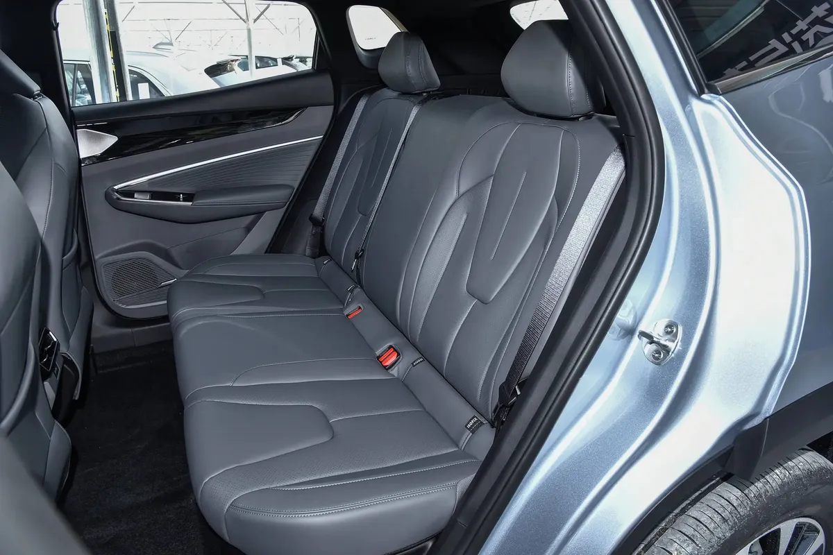 GEELY BOYUE L 2025