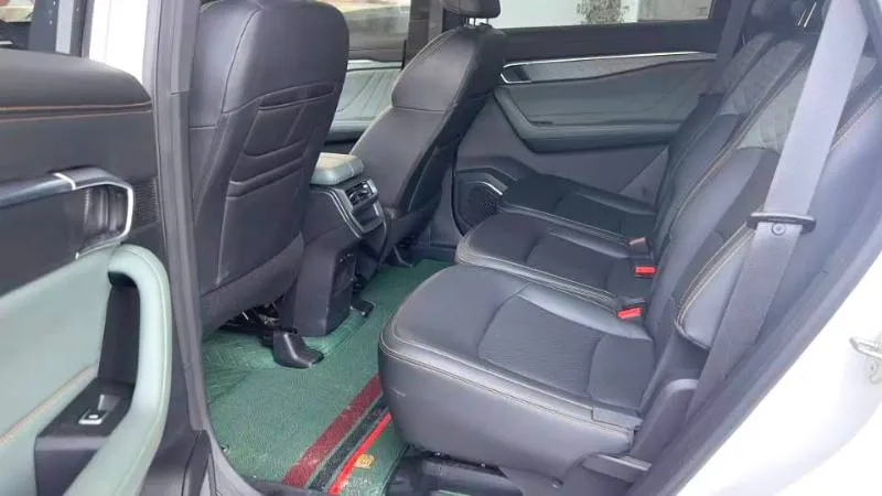 GEELY OKAVANGO 2022