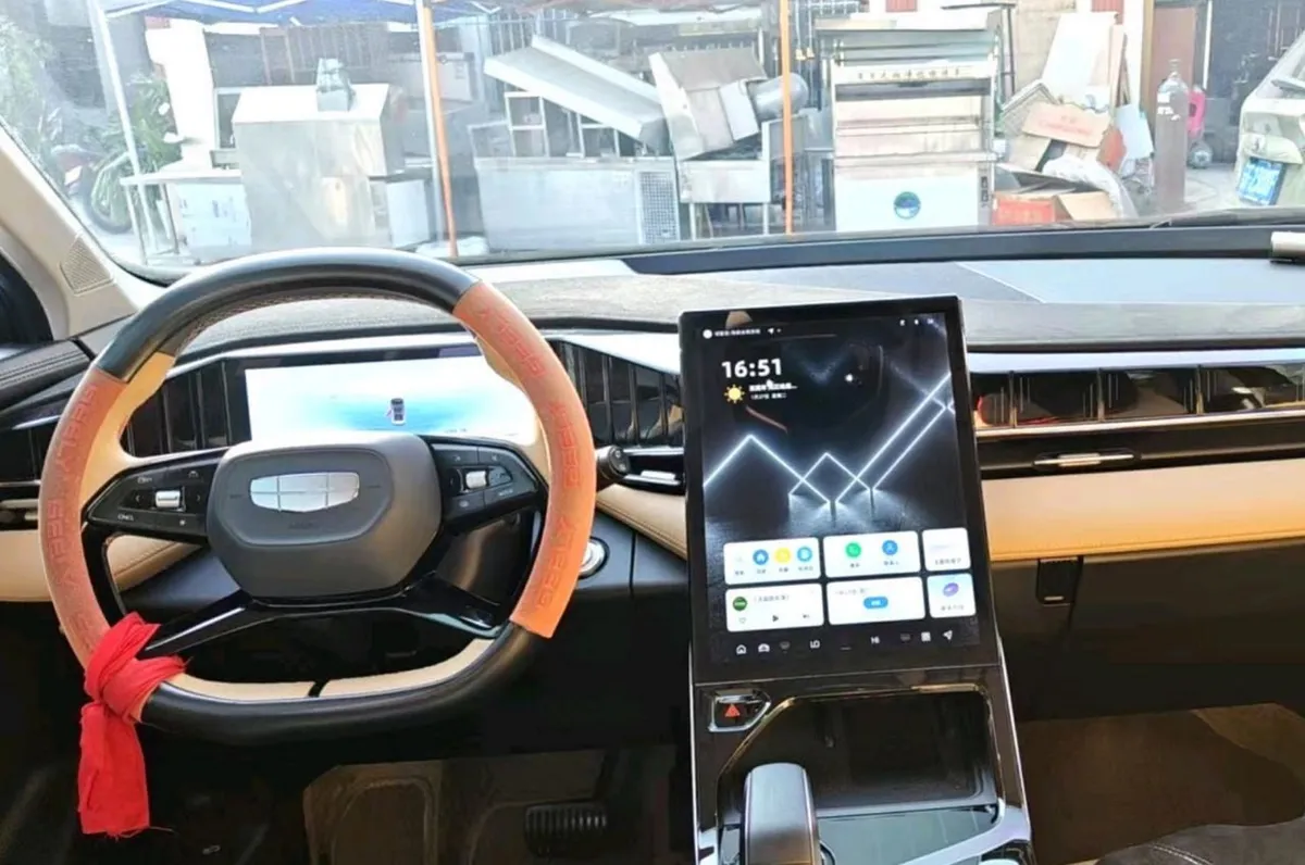 GEELY BOYUE L КЛИМАТ-КОНТРОЛЬ ПАНОРАМНАЯ КРЫША КРУИЗ-КОНТРОЛЬ КАМЕРЫ 360 ЭЛЕКТРОПРИВОД СИДЕНИЙ 2023