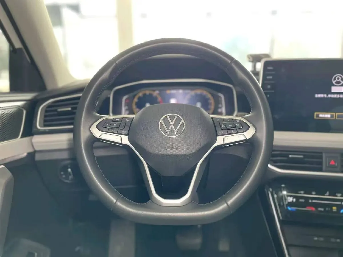 VOLKSWAGEN TAOS 2023