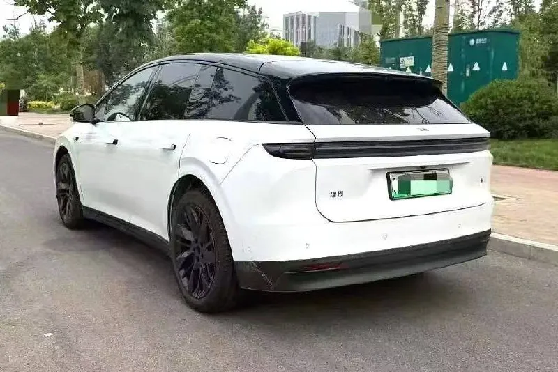 LI AUTO I6 2025