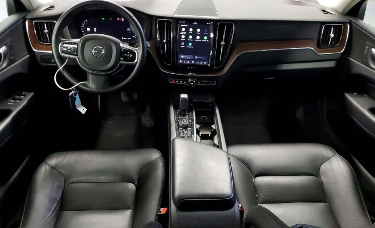 VOLVO XC60 2026
