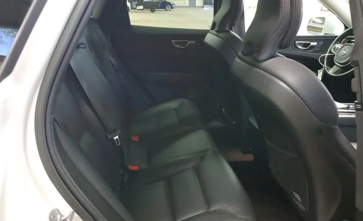 VOLVO XC60 2026