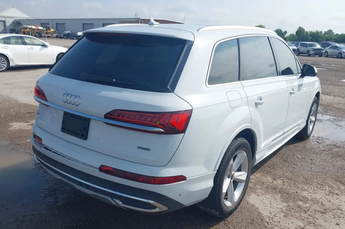 AUDI Q7 2023