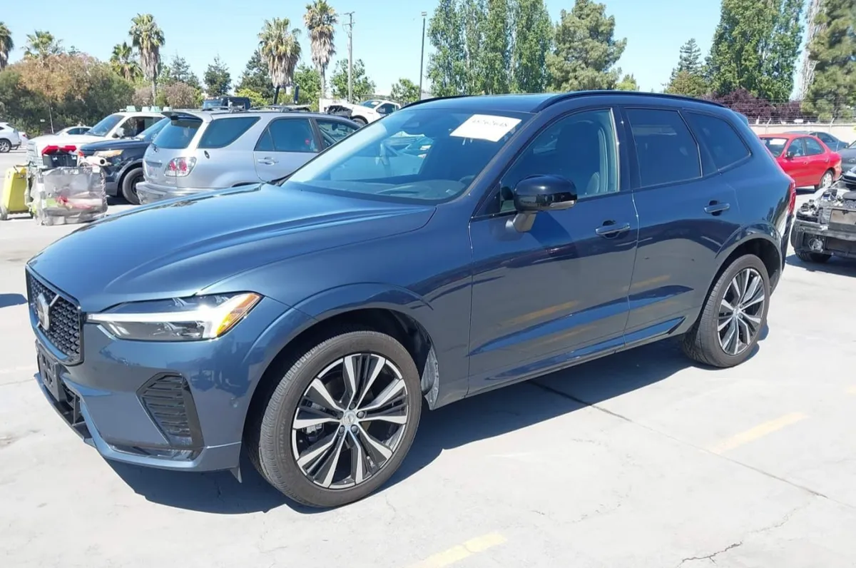 VOLVO XC60 2024
