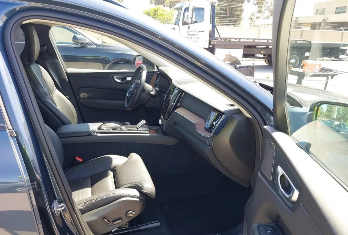 VOLVO XC60 2024