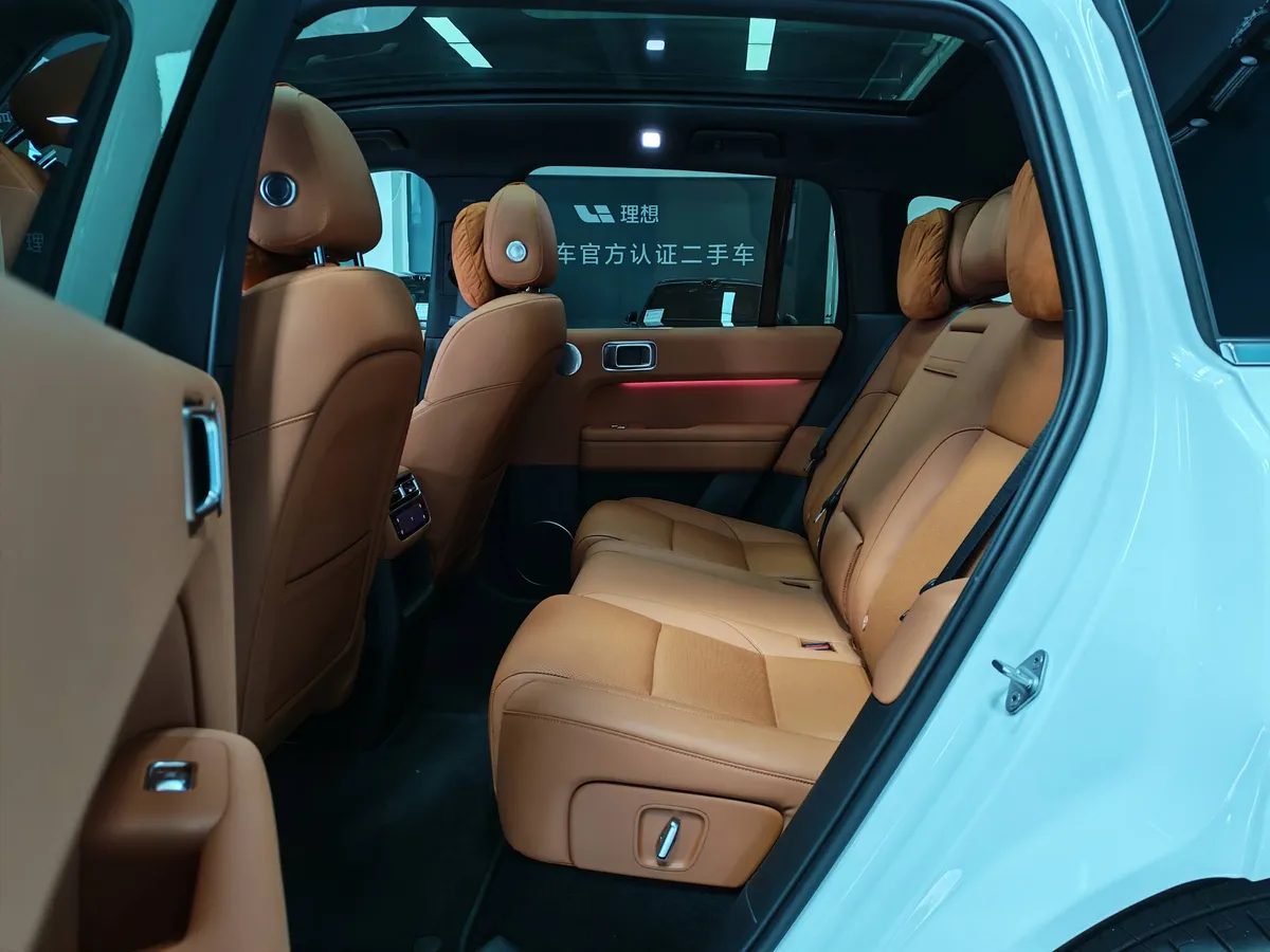 LI AUTO L6 PRO 2025