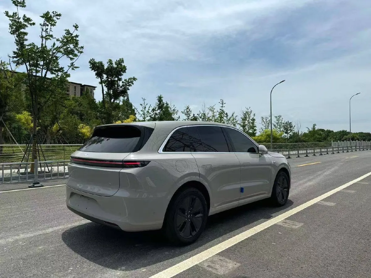 LI AUTO L6 PRO 2024