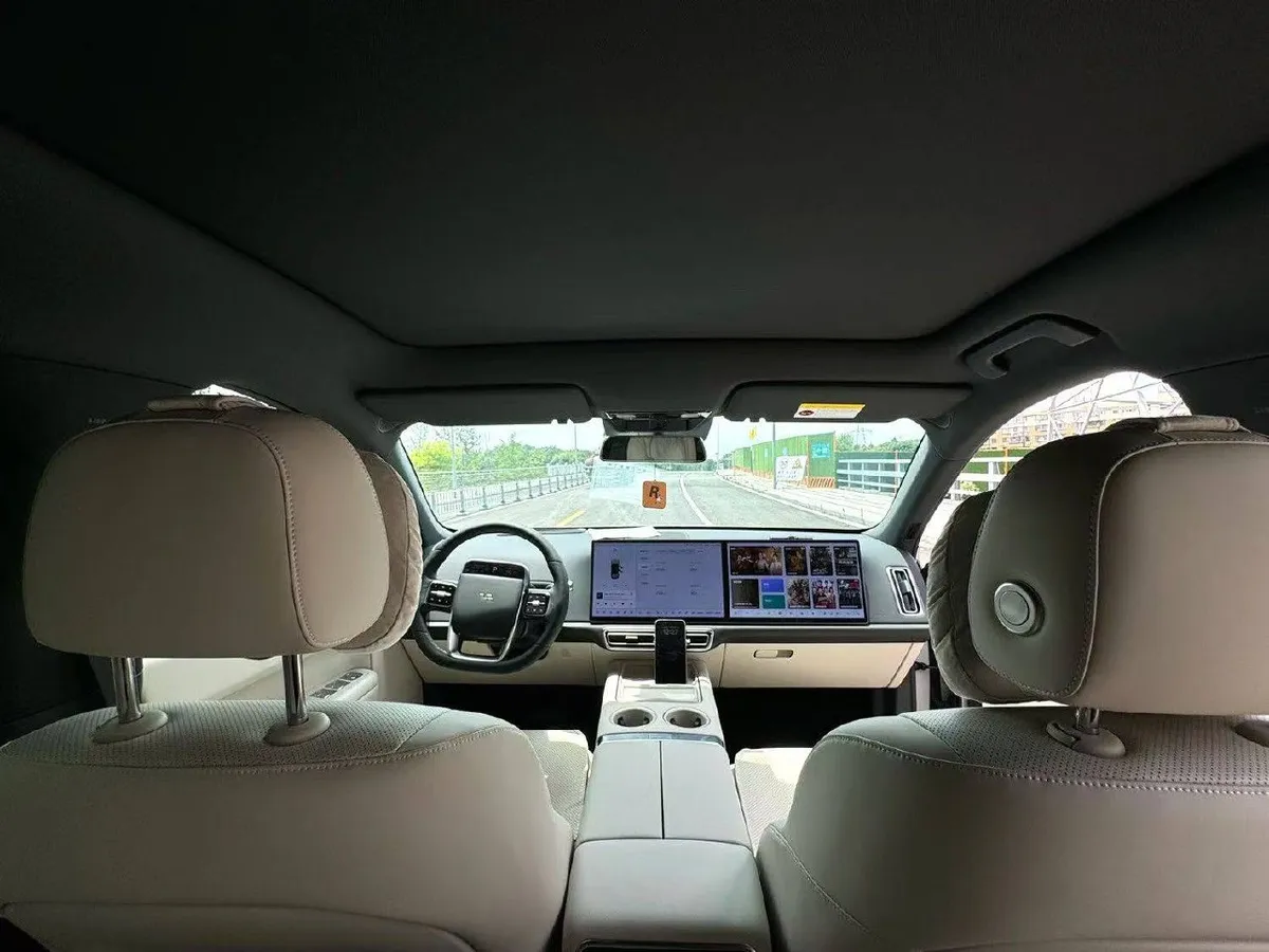 LI AUTO L6 PRO 2024