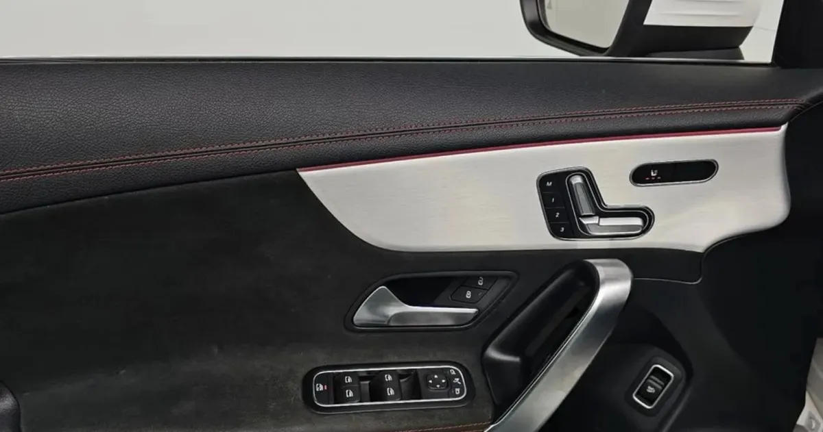 MERCEDES-BENZ CLA КЛИМАТ-КОНТРОЛЬ КРУИЗ-КОНТРОЛЬ ЭЛЕКТРО СИДЕНЬЯ КАМЕРА ЗАДНЕГО ВИДА АМБИЕНТ ЛЮК 2022