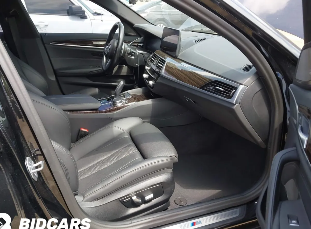 BMW 5 SERIES 2023