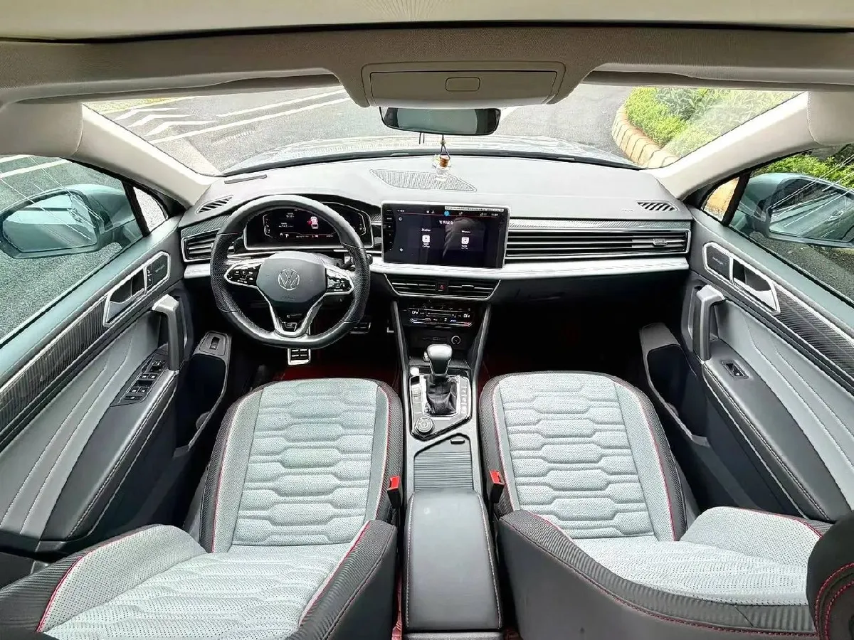 VOLKSWAGEN TIGUAN L 2023