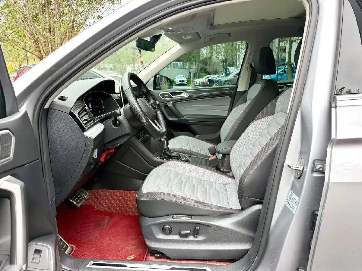 VOLKSWAGEN TIGUAN L 2023