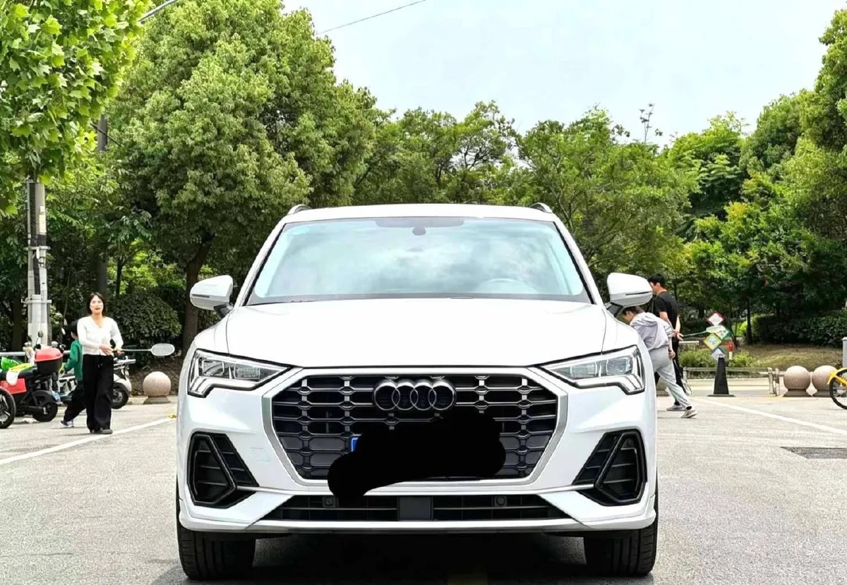 AUDI Q3 2023