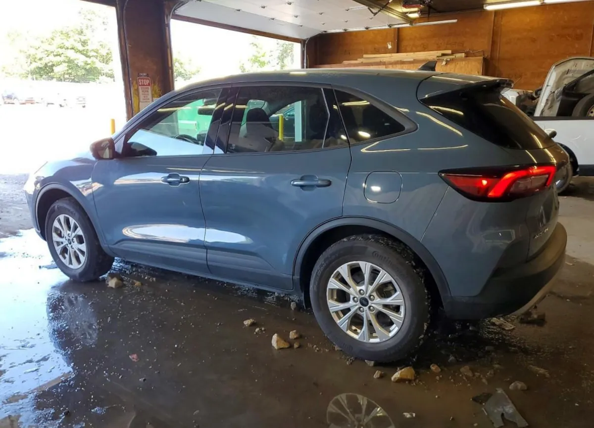 FORD ESCAPE 2025