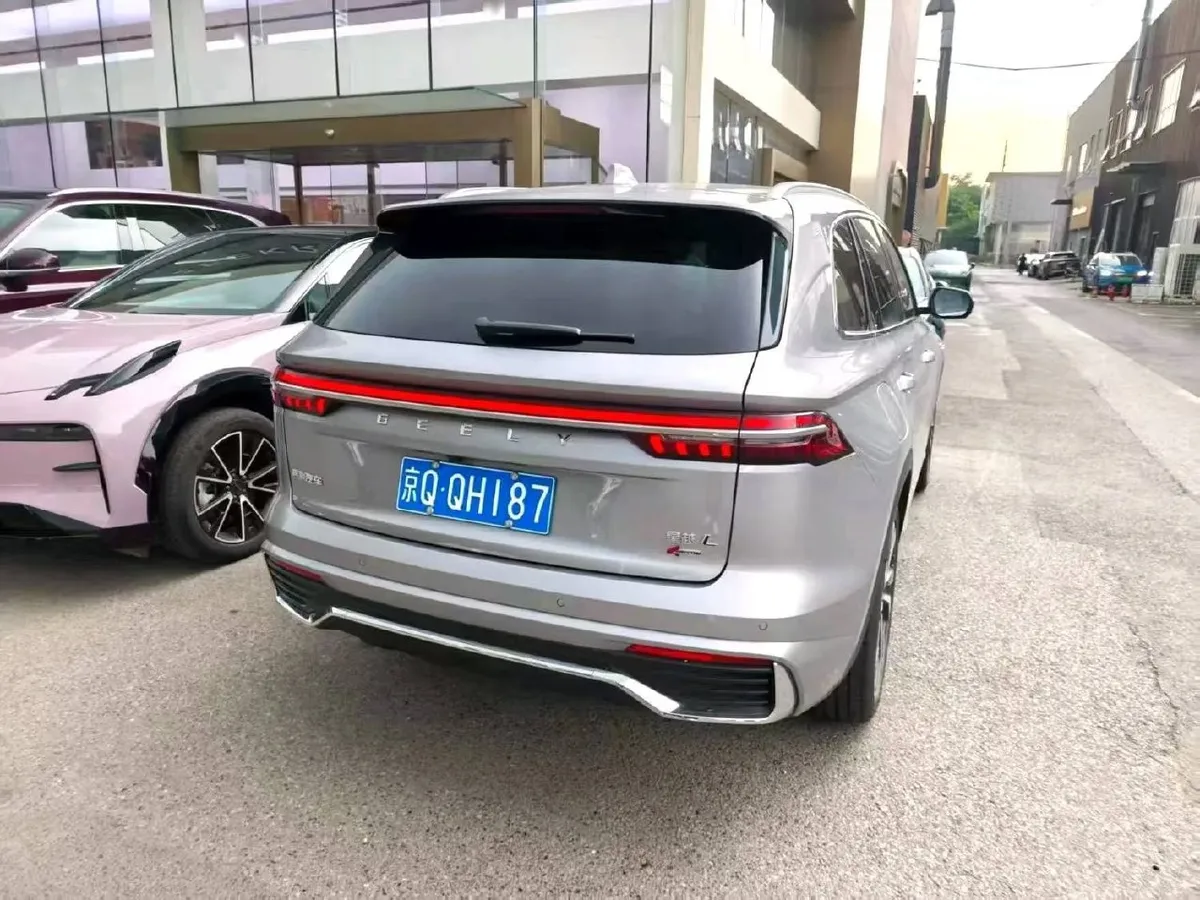 GEELY MONJARO 2021
