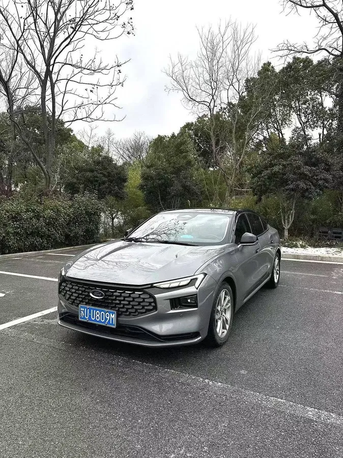 FORD MONDEO LUXURY 2022