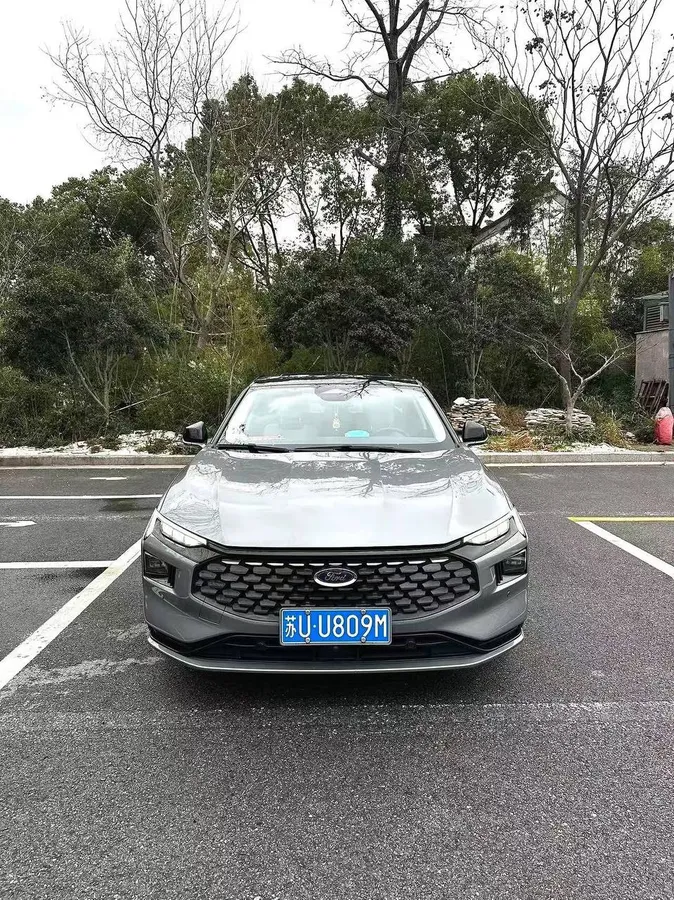 FORD MONDEO LUXURY 2022