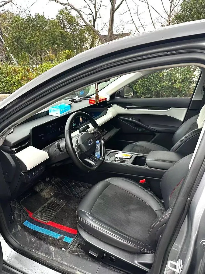 FORD MONDEO LUXURY 2022
