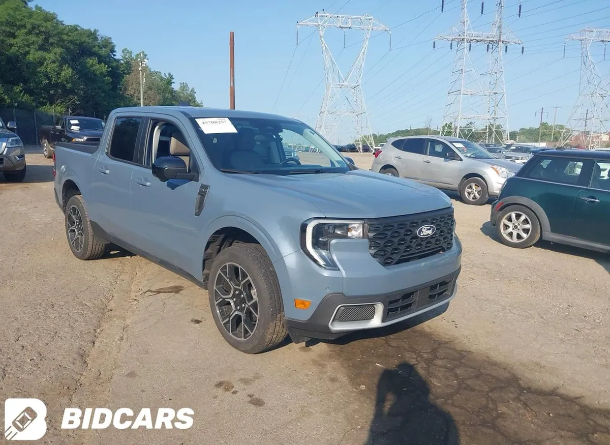 FORD MAVERICK LARIAT 2025